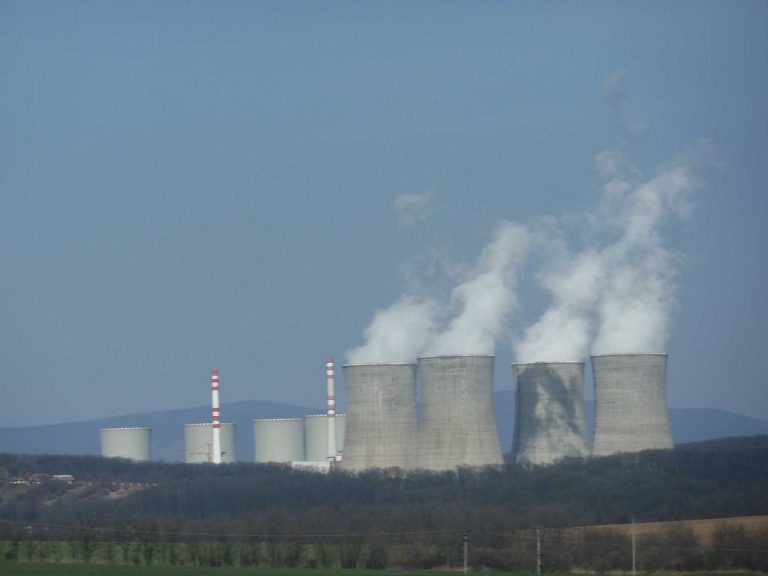 Slovacia a pornit cel de-al treilea reactor de la centrala nucleară de la Mochovce