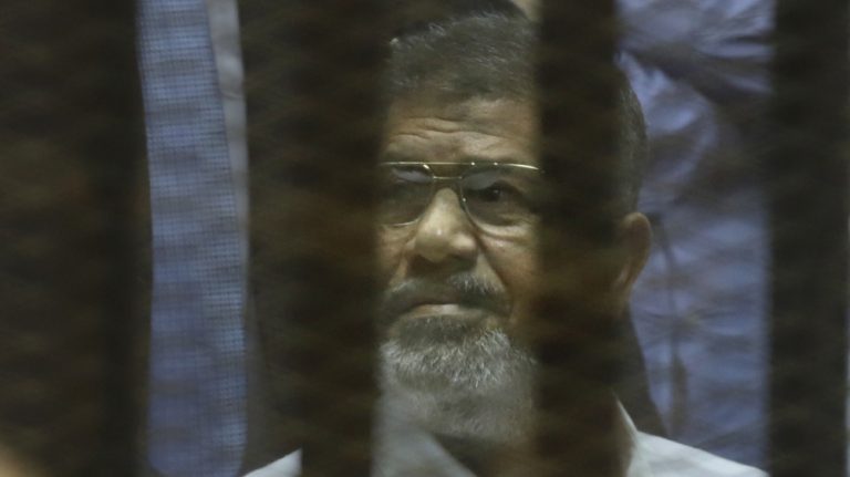 Fostul preşedinte egiptean Mohamed Morsi, condamnat la 25 de ani de închisoare