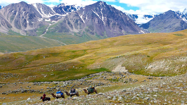 O avalanşă a provocat moartea a 12 alpinişti pe cel mai înalt pisc din Mongolia