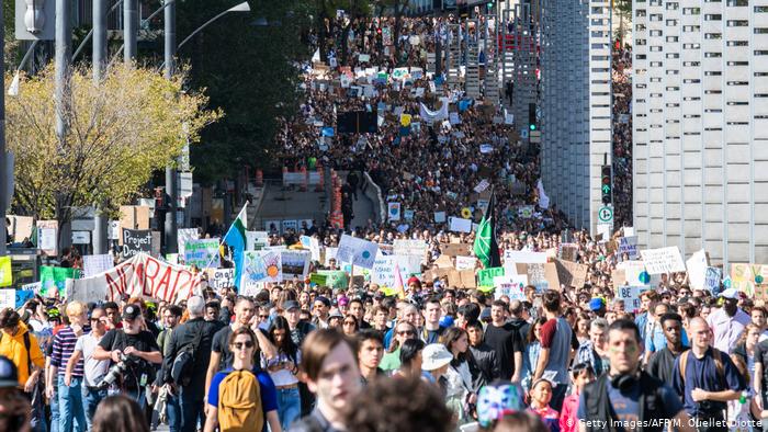 Aproape 500.000 de persoane au manifestat la Montreal alături de Greta Thunberg