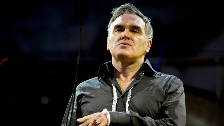 Cântăreţul Morrissey primeşte tratament medical pentru epuizare fizică