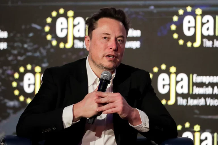 Elon Musk: În curând vom avea 20 de miliarde de roboți umanoizi