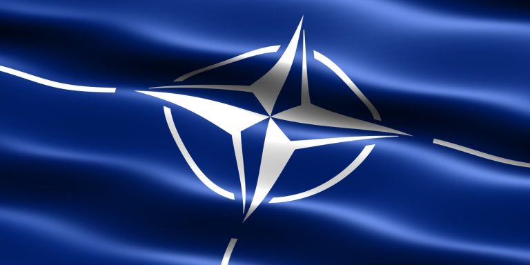 NATO condamnă DUR un tratat ONU de interzicere a armelor atomice; aproape 50 de ţări susţin tratatul
