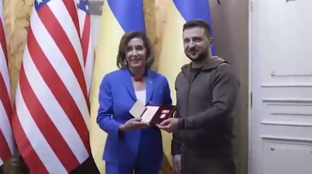 Nancy Pelosi l-a vizitat pe Zelenski la Kiev – VIDEO