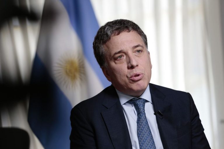 Ministrul de finanţe din Argentina a demisionat