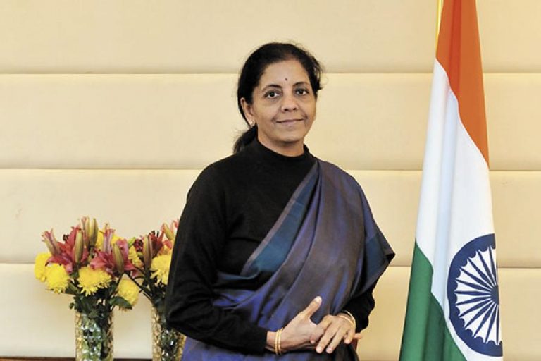 India numeşte prima femeie în postul de ministru al apărării