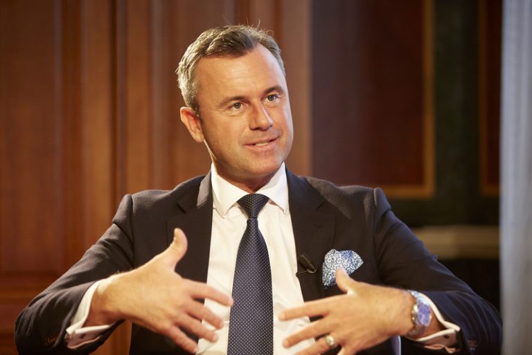 Norbert Hofer, ales oficial preşedinte al Partidului Libertăţii din Austria