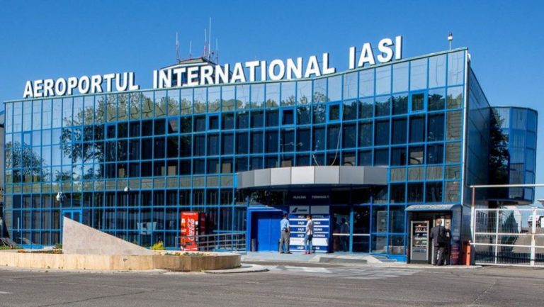 O aeronavă care circula către Republica Moldova a aterizat la Iaşi după o ameninţare cu bombă la Chişinău