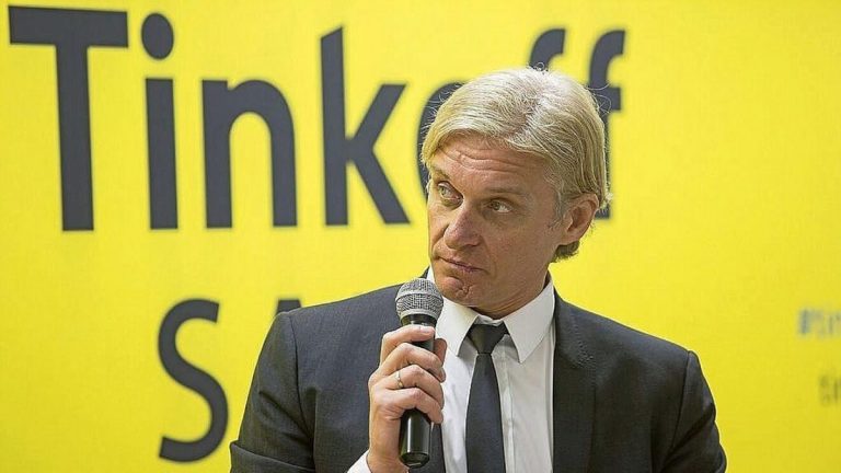 Oligarhul rus Oleg Tinkov susţine că a fost forţat să-şi vândă banca din cauza faptului că a criticat războiul declanşat de Rusia în Ucraina