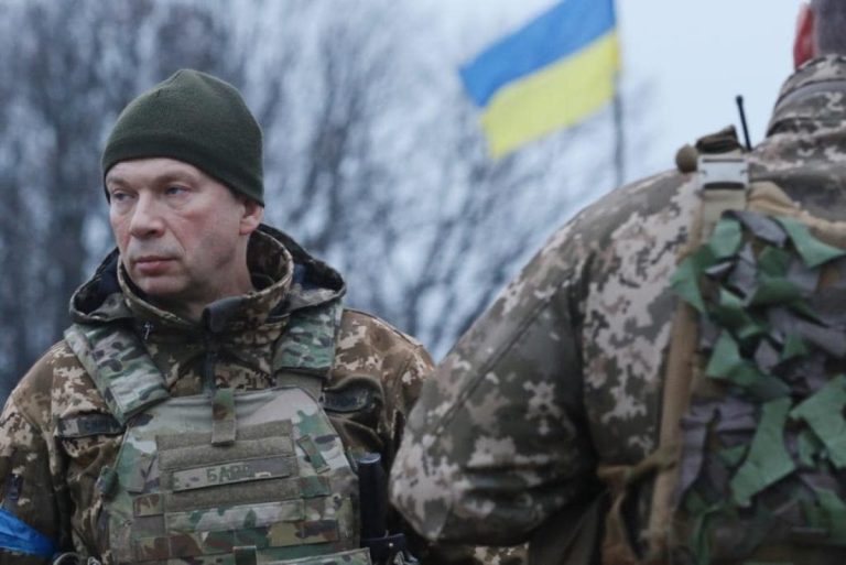 Şeful armatei ucrainene recunoaşte situaţia dificilă de pe front