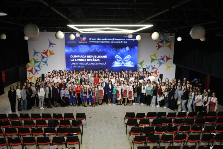 În jur de 200 de elevi participă la Olimpiada Republicană de limbă franceză și limbă spaniolă