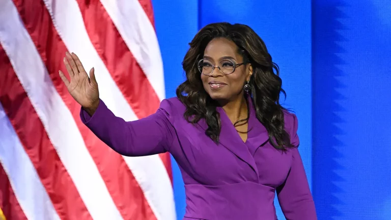 Oprah Winfrey îi îndeamnă pe americani să aleagă ‘bucuria’ şi să o propulseze pe Kamala Harris la Casa Albă