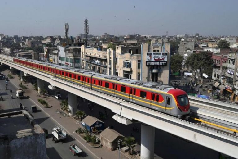 Pakistanul a deschis în oraşul Lahore prima sa linie de metrou