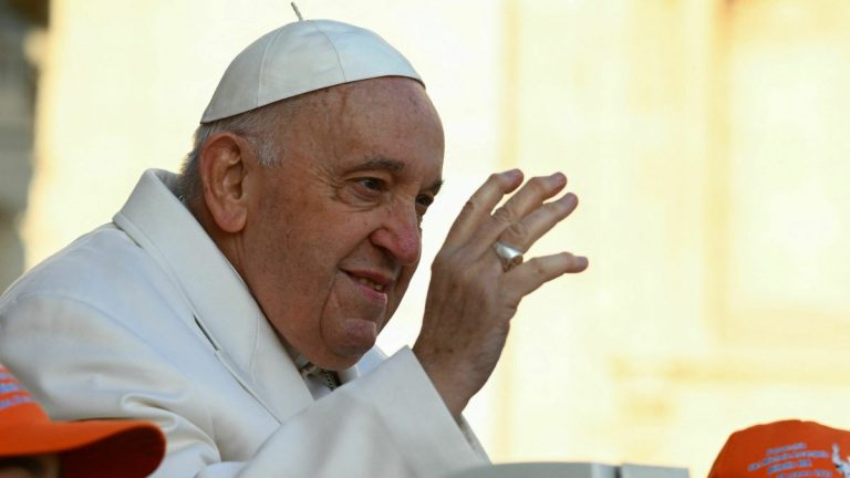 Papa Francisc va participa la summitul G7 privind inteligenţa artificială, care va avea loc în iunie în Italia