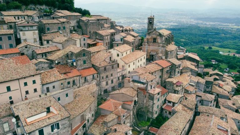 Satul italian care nu își poate vinde casele goale cu 1 euro