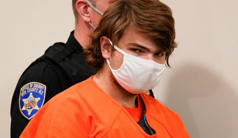 Autorul masacrului din Buffalo a pledat vinovat pentru crime rasiste şi act de terorism
