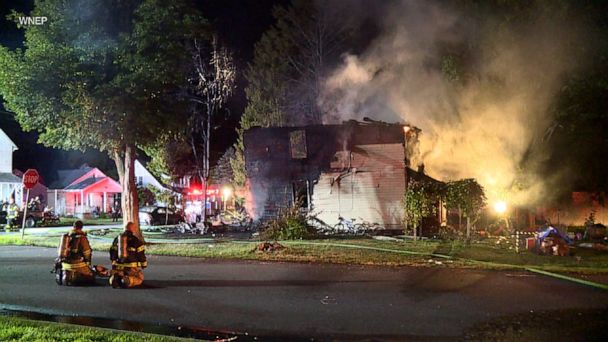 Zece persoane au murit în incendiul unei case în Pennsylvania