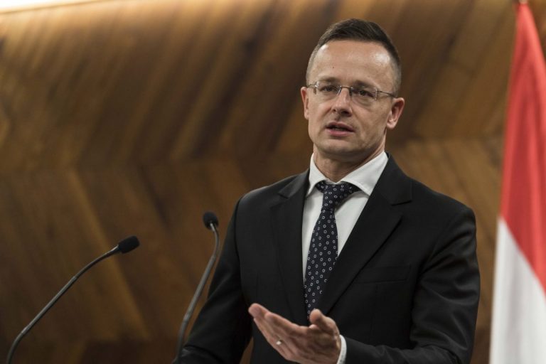 Șeful doplomației ungare pledează pentru integrarea Balcanilor de Vest în UE şi critică suspendarea fondurilor UE pentru ţara sa