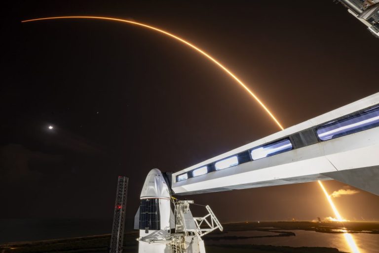 Misiunea Polaris Dawn a SpaceX a fost lansată. Pentru prima dată, patru astronauţi privaţi au ieşit în spaţiu