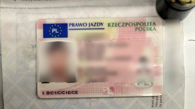 Un moldovean a fost depistat cu un un document falsificat. Ce riscă conaționalul