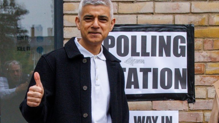 ULTIMA ORĂ/ Sadiq Khan câștigă în premieră al treilea mandat de primar al Londrei