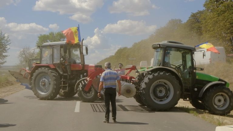 Agricultorii din sudul Moldovei pregătesc un nou protest cu tractoare în stradă