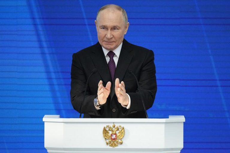 Putin a semnat un decret privind recrutarea militară semestrială