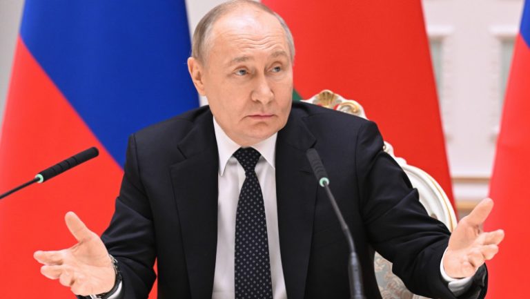 Putin spune că Rusia ia în considerare schimbarea doctrinei sale nucleare