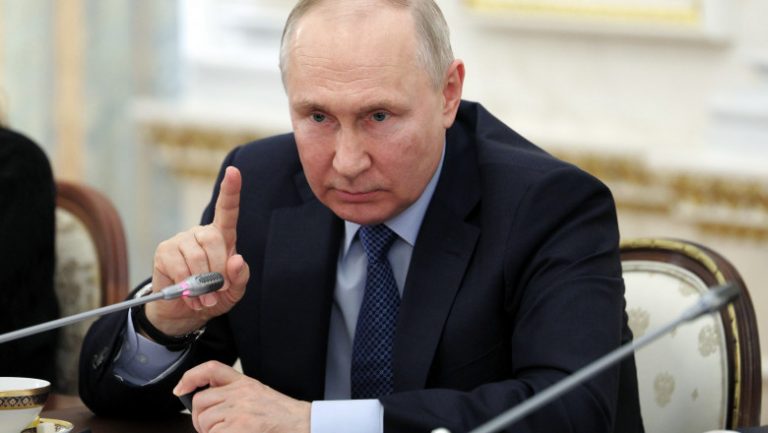 Putin a convocat de urgenţă Consiliul Securităţii Rusiei, după ce Ucraina a lovit un pod ce leagă Crimeea de Herson