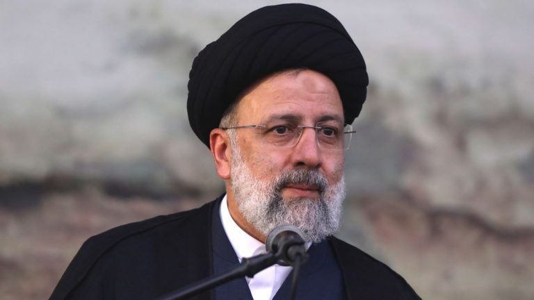 Ministrul iranian de interne confirmă accidentul unui elicopter din flotila preşedintelui Ebrahim Raisi
