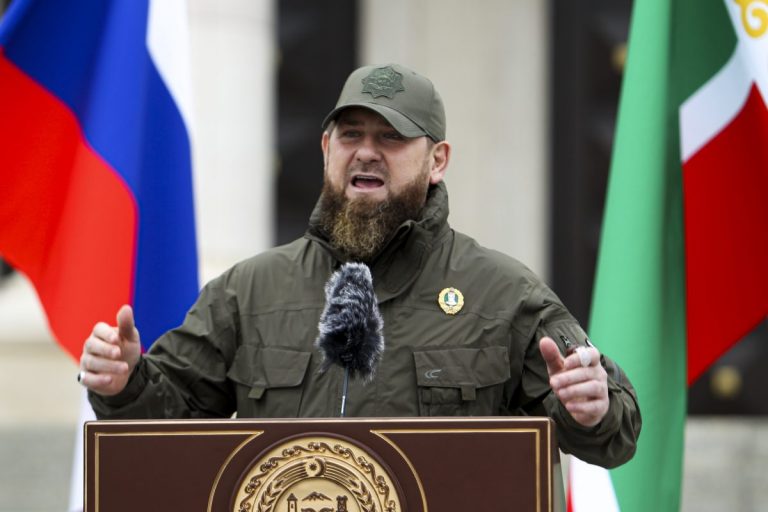 Ramzan Kadîrov anunţă că separatiştii pro-ruşi au înconjurat ‘complet’ Lisichansk