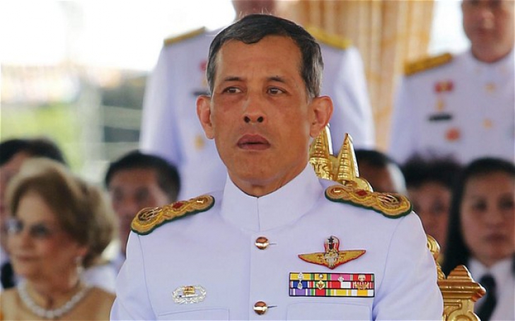 Regele Thailandei ordonă retragerea tuturor titlurilor regale şi militare acordate concubinei sale