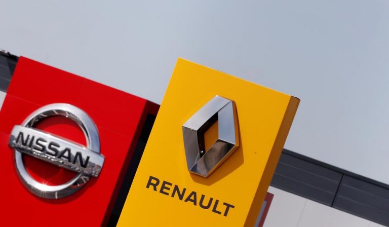 Renault analizează varianta reducerii participaţiei la Nissan via un trust