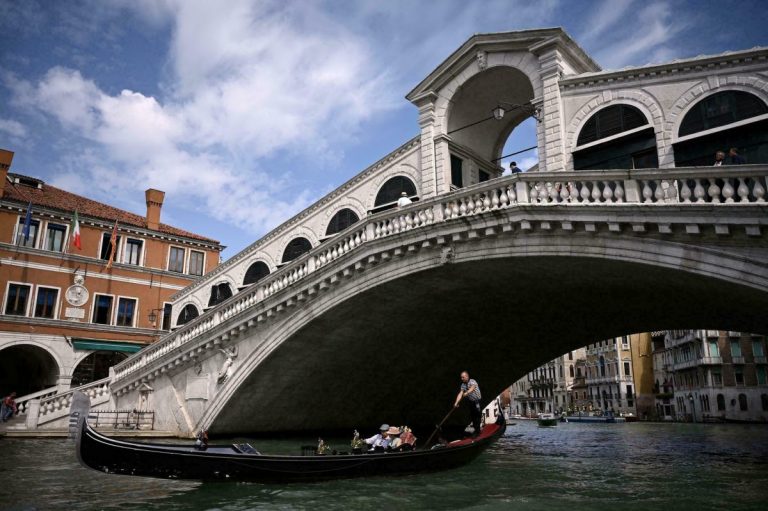 Podul Rialto din Veneţia, inaugurat la doi ani de la restaurare