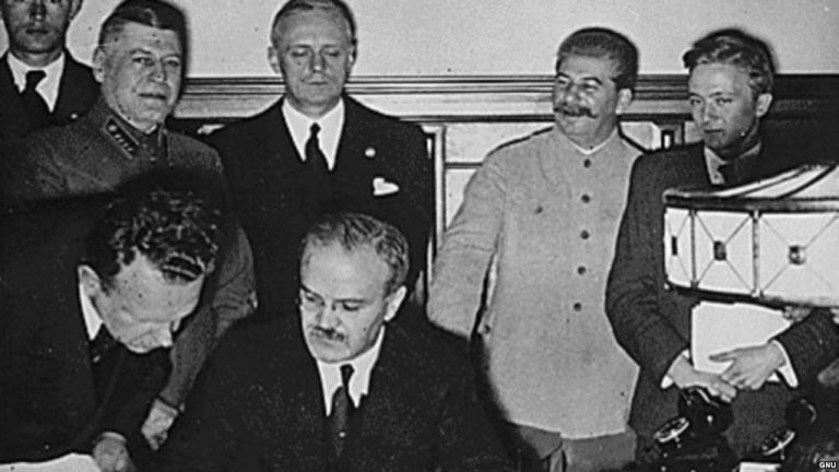 Publicarea protocolul secret al pactului Ribbentrop-Molotov