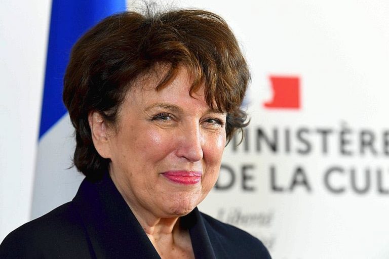 Ministrul francez al Culturii, testat pozitiv ca urmare a simptomelor respiratorii