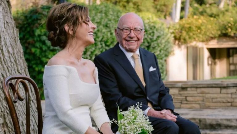 Magnatul media Rupert Murdoch s-a căsătorit pentru a cincea oară. Mireasa este fosta soacră a lui Roman Abramovici