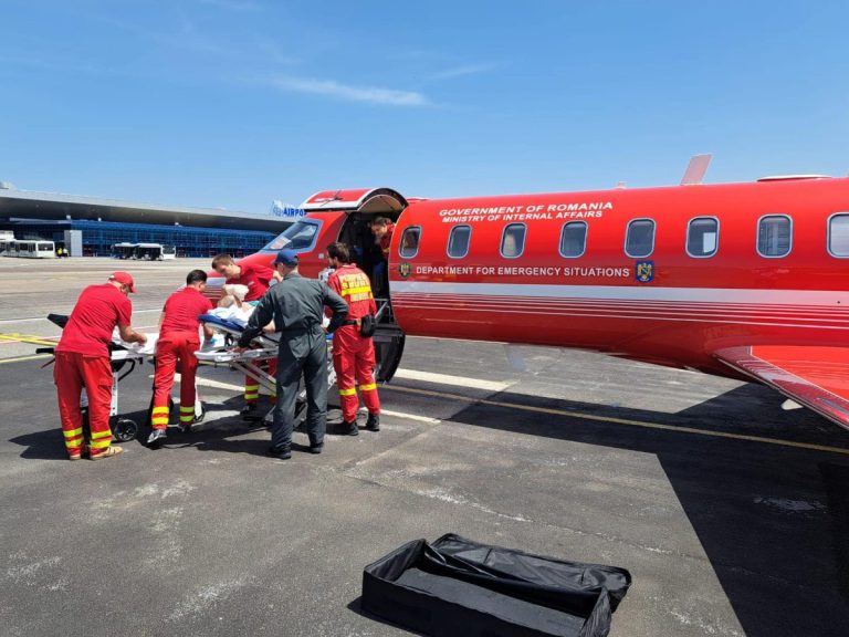 Pentru prima dată, un moldovean, transportat la Chișinău cu avionul SMURD România, după un accident suferit în Serbia