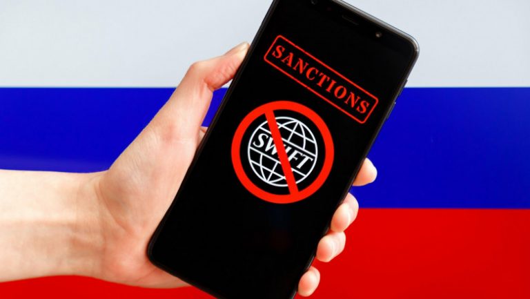 Şapte bănci ruse, excluse de UE din SWIFT începând de la 12 martie