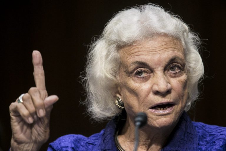 Prima femeie judecător care a condus Curtea Supremă a SUA a anunţat că suferă de demenţă senilă