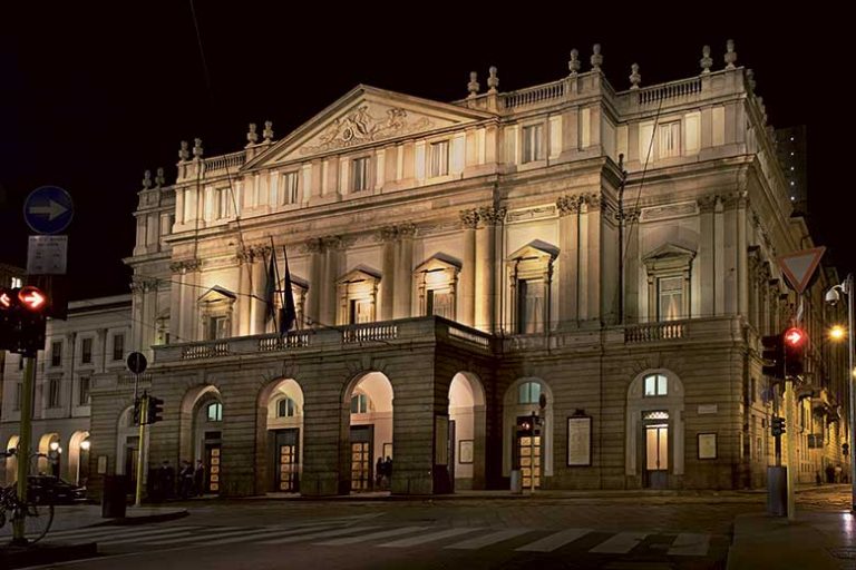 Zeci de membri ai corpului de balet de la Scala din Milano, testaţi pozitiv