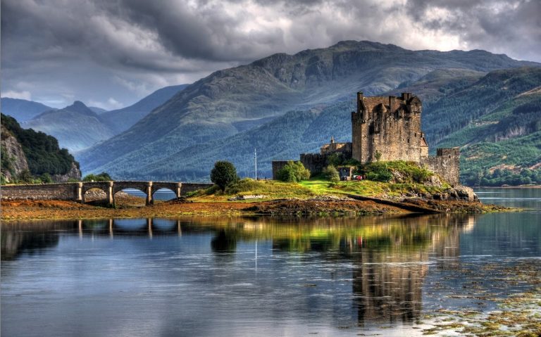 Scoţia, votată cea mai frumoasă ţară din lume de cititorii unui ghid de turism