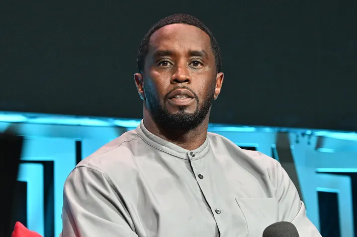 Proprietăţile rapperului Sean ‘Diddy’ Combs din Los Angeles şi Miami, percheziţionate de agenţi federali