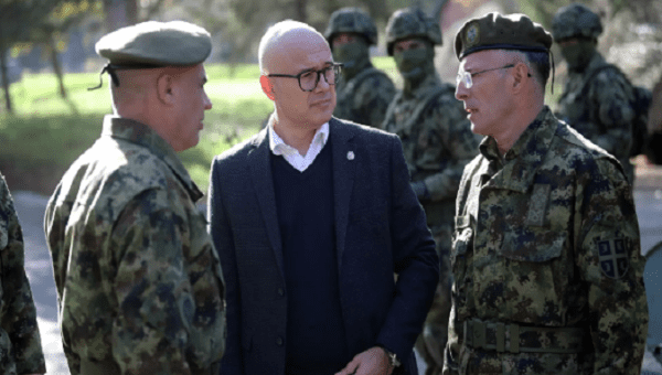 Serbia vrea să revină la serviciul militar obligatoriu
