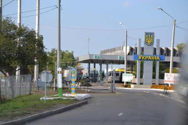 Un ucrainean a fost depistat cu o sumă impresionantă de bani în vama Siret. Ce le-a spus polițiștilor