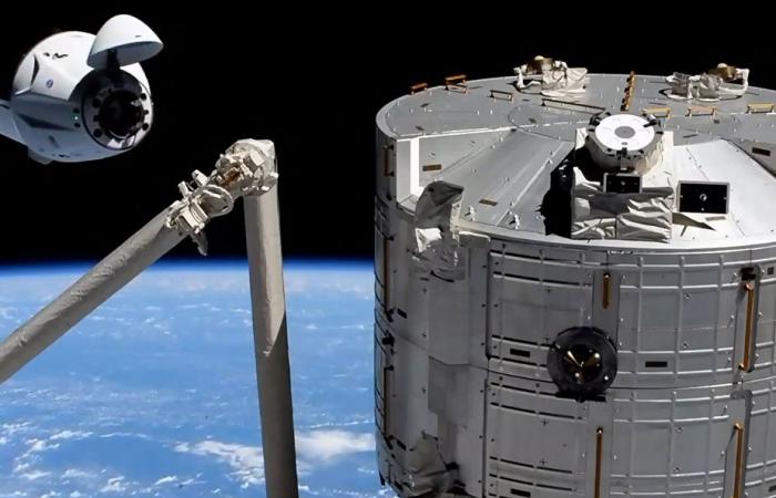 Patru astronauţi au revenit pe Terra de pe Staţia Spaţială Internaţională la bordul unei capsule Crew Dragon