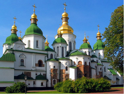 Noua Biserică Ortodoxă a Ucrainei celebrează Crăciunul ortodox pe stil vechi în mănăstirea contestată din Kiev