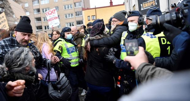 Proteste la Stockholm împotriva restricţiilor