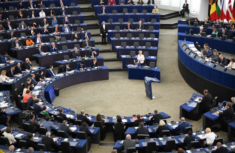 Parlamentul European preconizează să desfăşoare sesiunea în plen din luna iunie la Strasbourg