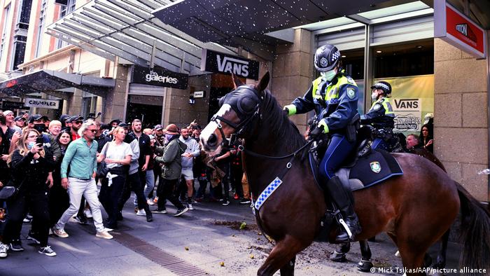 Manifestaţii anti-lockdown la Melbourne şi Sydney